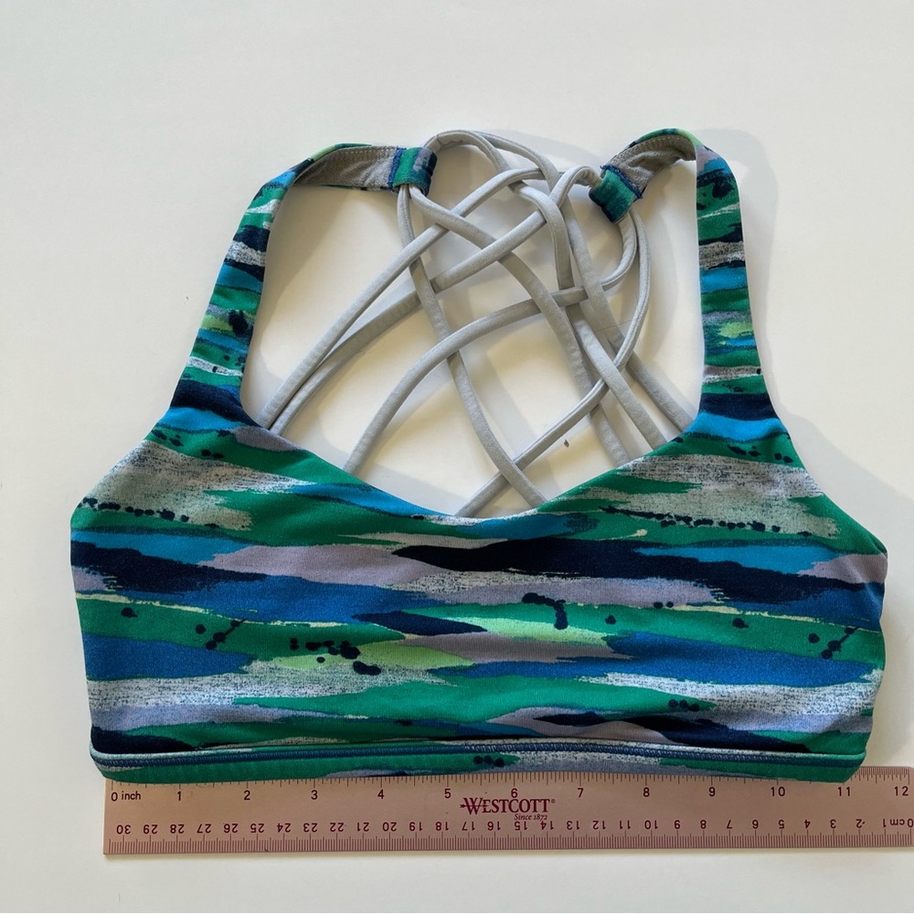 LuluLemon Free to be Wild | size 4